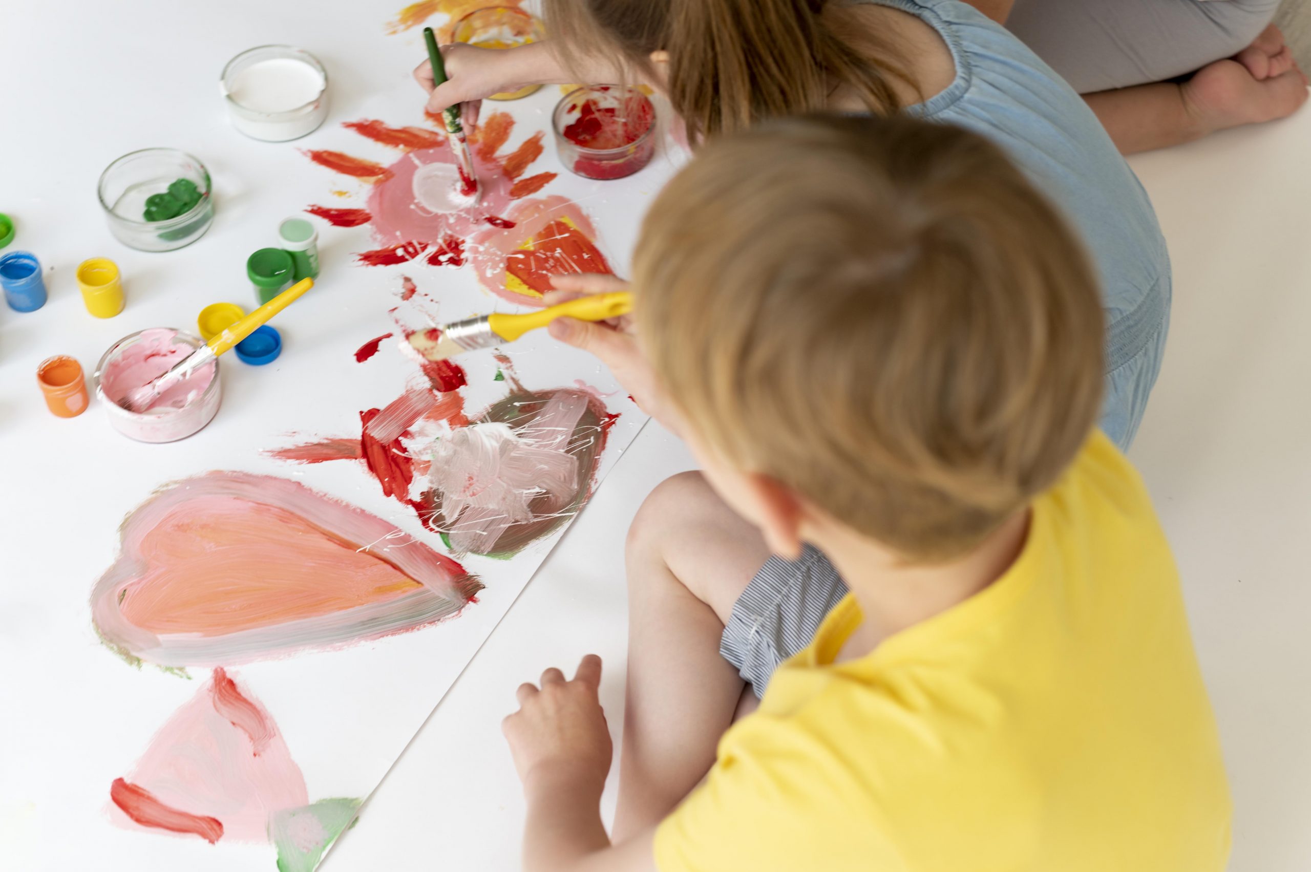 Leia mais sobre o artigo Como a arteterapia pode ajudar as crianças?